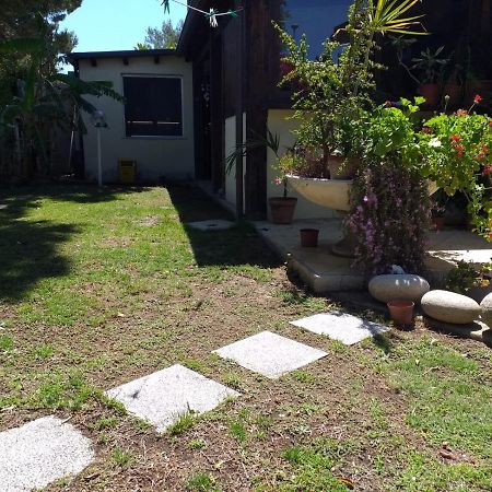 Brezza Di Mare Appartamento In Villa Con Giardino E Spiaggia ,Casa Vacanze Al Mare 夸尔图-圣埃莱娜 外观 照片