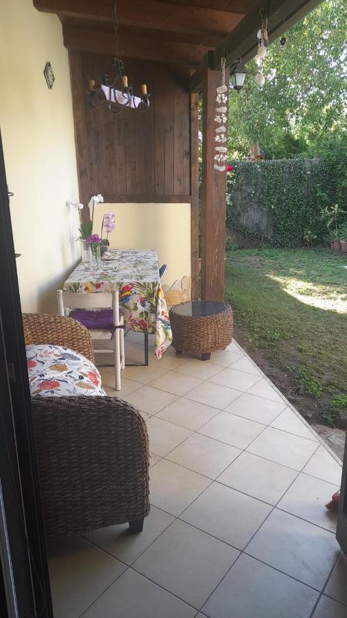 Brezza Di Mare Appartamento In Villa Con Giardino E Spiaggia ,Casa Vacanze Al Mare 夸尔图-圣埃莱娜 外观 照片